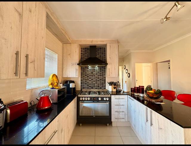 3 BEDROOM HOUSE FOR SALE IN DALPARK EXT 1
